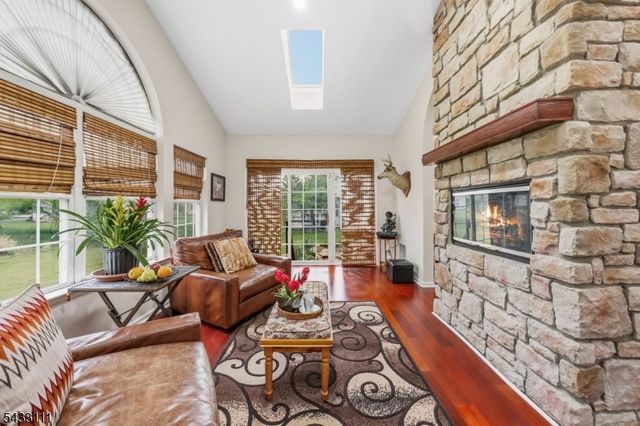 10 Julie Ct, Franklin Twp., NJ 08873
