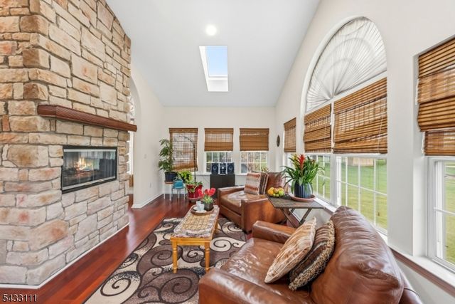 10 Julie Ct, Franklin Twp., NJ 08873