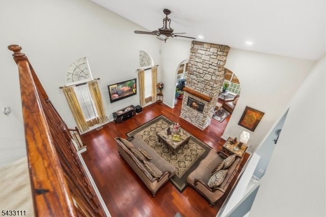 10 Julie Ct, Franklin Twp., NJ 08873