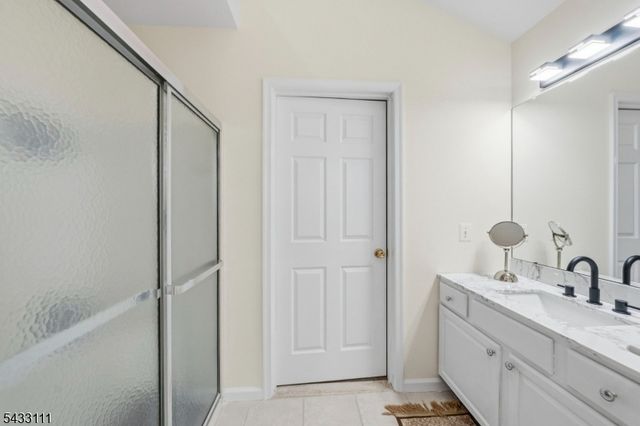 10 Julie Ct, Franklin Twp., NJ 08873
