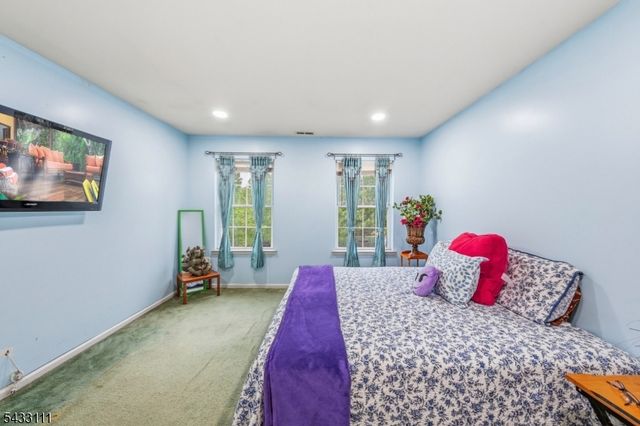 10 Julie Ct, Franklin Twp., NJ 08873