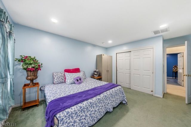 10 Julie Ct, Franklin Twp., NJ 08873