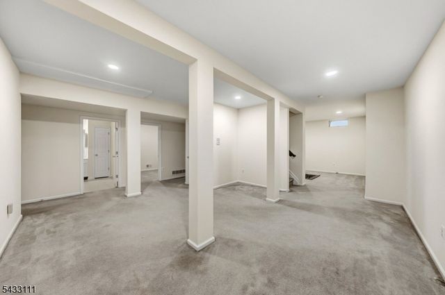 10 Julie Ct, Franklin Twp., NJ 08873