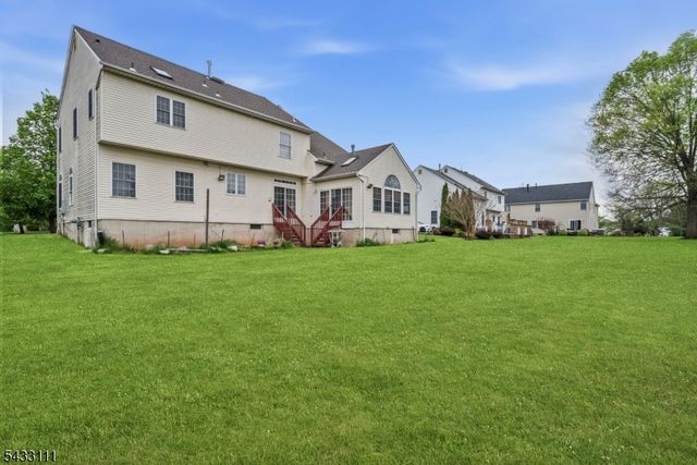 10 Julie Ct, Franklin Twp., NJ 08873