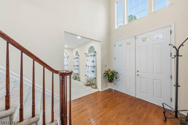 10 Julie Ct, Franklin Twp., NJ 08873