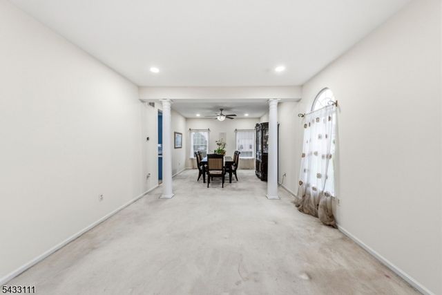 10 Julie Ct, Franklin Twp., NJ 08873