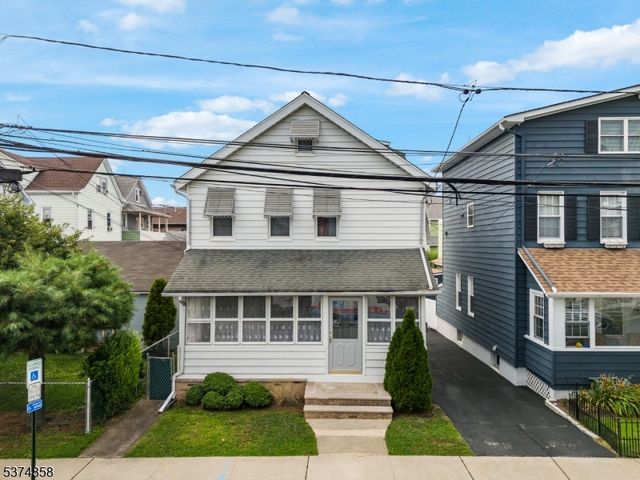 32 Major St, Clifton City, NJ 07013