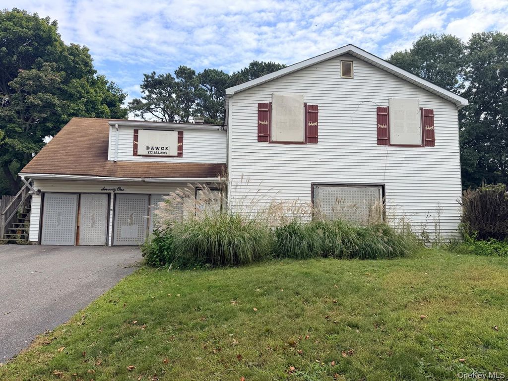71 Matsunaye Drive, Medford, NY 11763 — exterior
