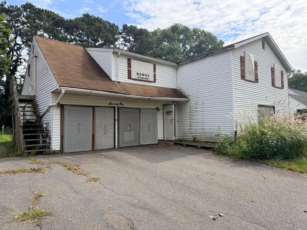 71 Matsunaye Drive, Medford, NY 11763 — photo 2