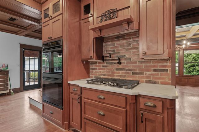 706 S Main Street, Farmersville, TX 75442