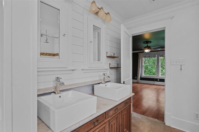 706 S Main Street, Farmersville, TX 75442