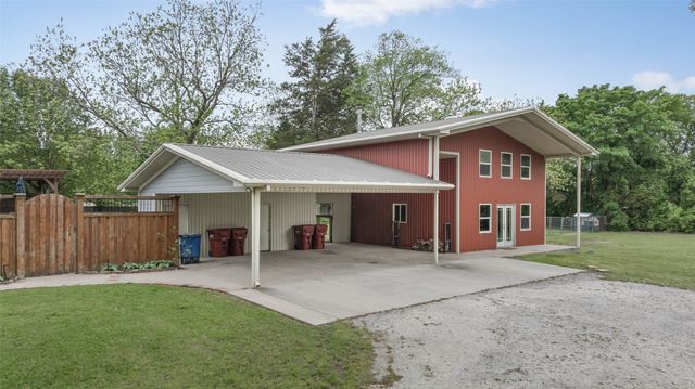 706 S Main Street, Farmersville, TX 75442