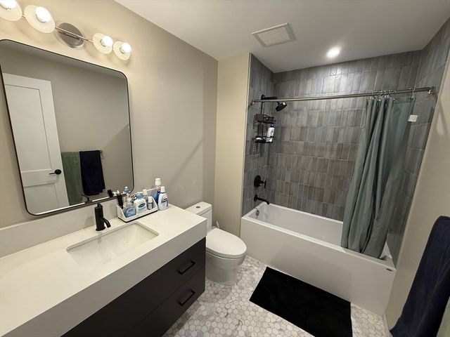 70 Leo M Birmingham Pkwy 409, Boston, MA 02135