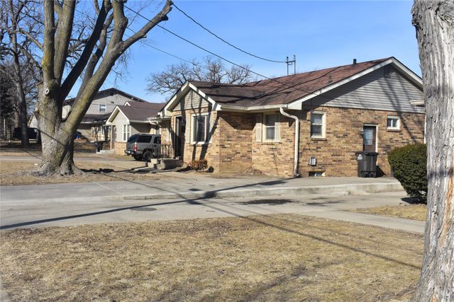 2803 Boston Avenue, Des Moines, IA 50310