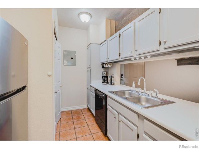 7430 Singing Hills Drive 204, Boulder, CO 80301