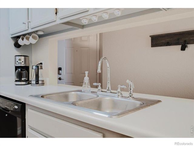 7430 Singing Hills Drive 204, Boulder, CO 80301