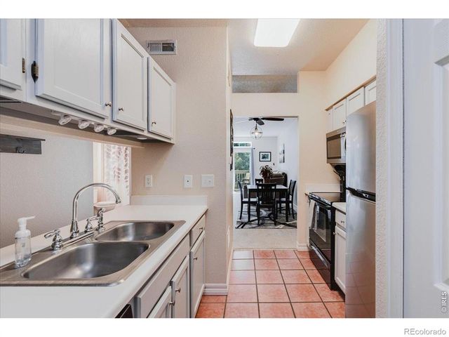 7430 Singing Hills Drive 204, Boulder, CO 80301