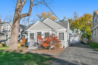 115 N Hager Avenue, Barrington, IL 60010