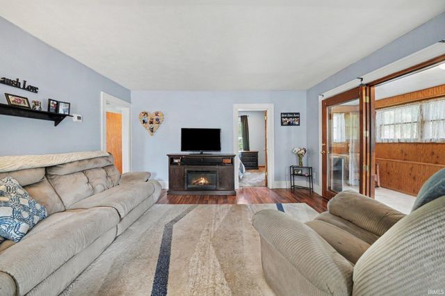 920 W Broadway Street, Mishawaka, IN 46545
