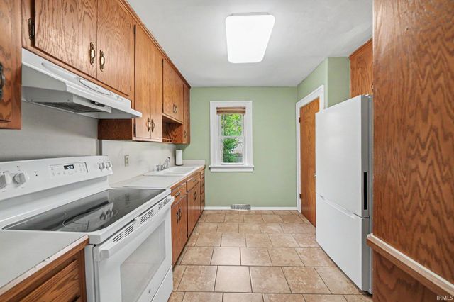 920 W Broadway Street, Mishawaka, IN 46545