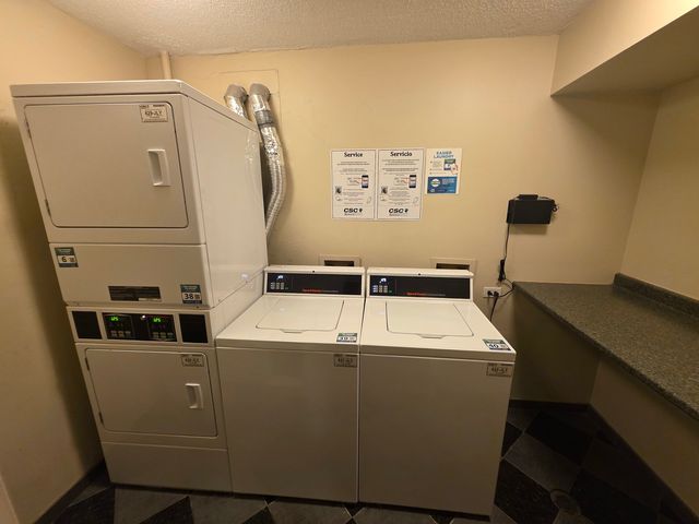 1840 Huntington Boulevard 413, Hoffman Estates, IL 60169