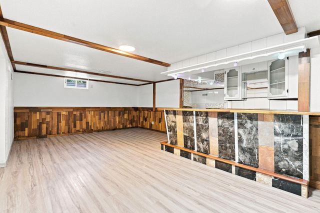 3007 W 9Th Street, Waterloo, IA 50702