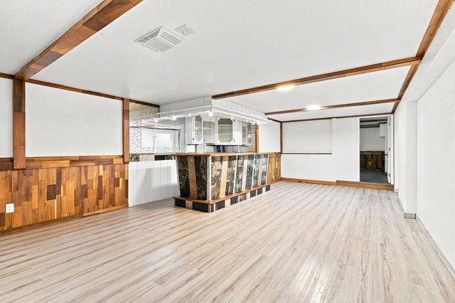 3007 W 9Th Street, Waterloo, IA 50702