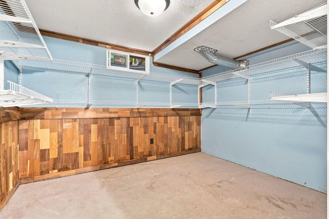 3007 W 9Th Street, Waterloo, IA 50702
