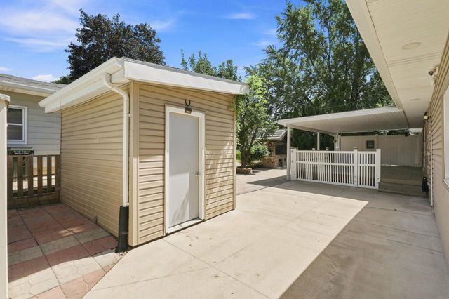 3007 W 9Th Street, Waterloo, IA 50702
