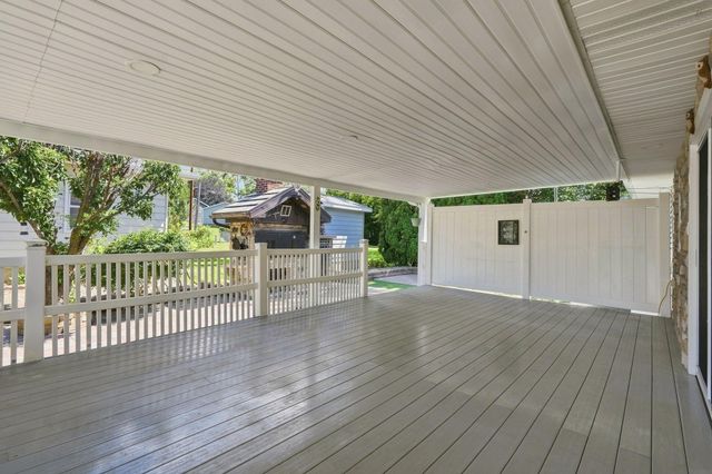 3007 W 9Th Street, Waterloo, IA 50702
