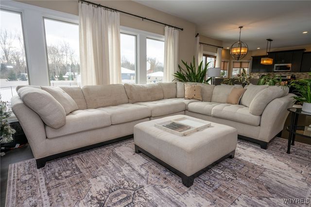 33 South Rockingham, Amherst, NY 14228