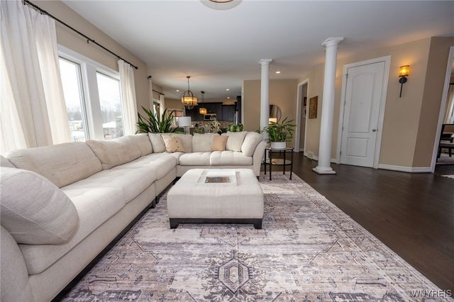 33 South Rockingham, Amherst, NY 14228