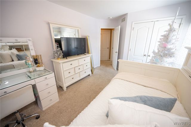 33 South Rockingham, Amherst, NY 14228