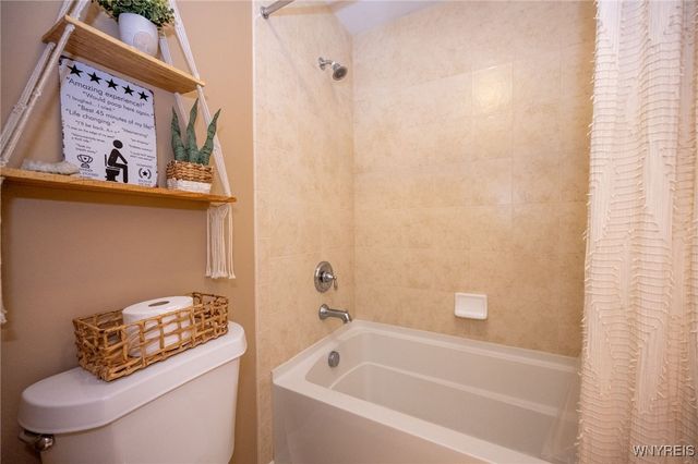 33 South Rockingham, Amherst, NY 14228