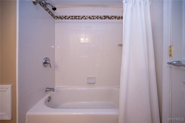 33 South Rockingham, Amherst, NY 14228