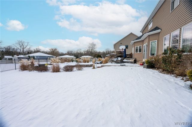 33 South Rockingham, Amherst, NY 14228