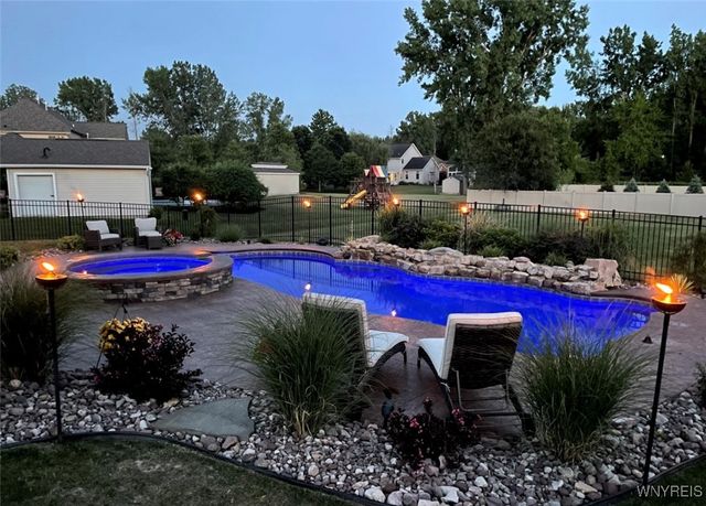 33 South Rockingham, Amherst, NY 14228