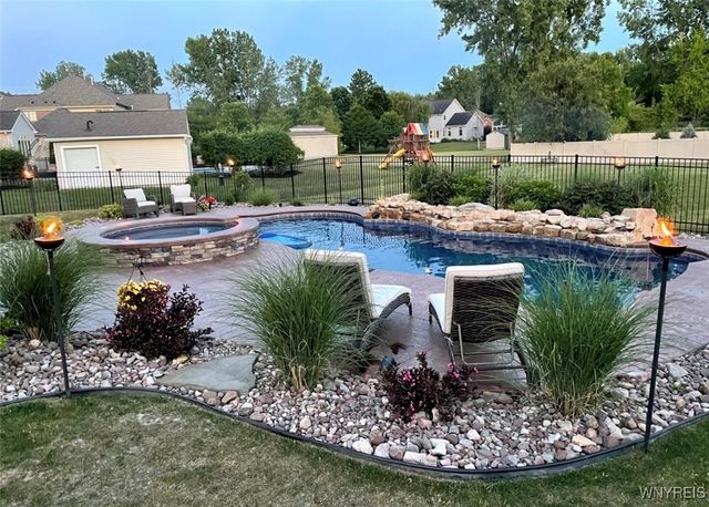 33 South Rockingham, Amherst, NY 14228