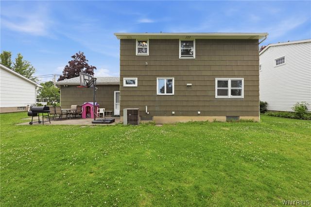 881 Castlebar Drive, North Tonawanda, NY 14120