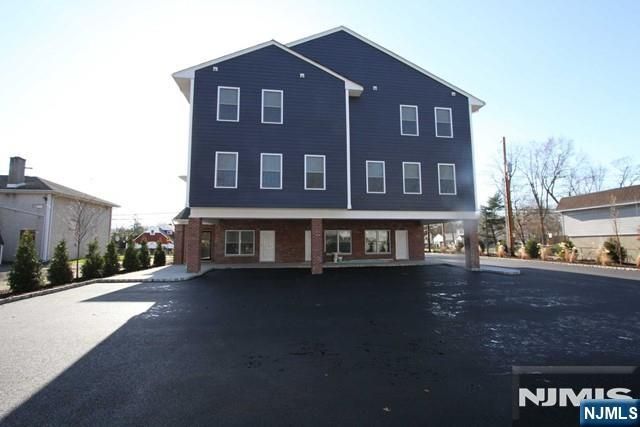 7 Hamburg Turnpike 7, Pompton Lakes, NJ 07442