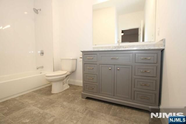 7 Hamburg Turnpike 7, Pompton Lakes, NJ 07442
