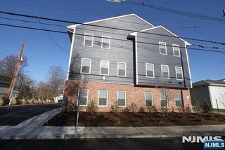 7 Hamburg Turnpike 7, Pompton Lakes, NJ 07442