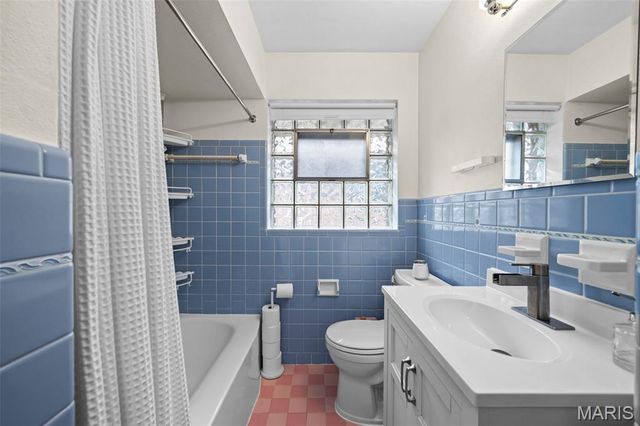 6916 Hampton Avenue, St Louis, MO 63109