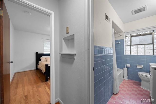 6916 Hampton Avenue, St Louis, MO 63109