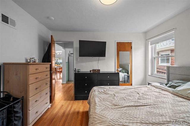 6916 Hampton Avenue, St Louis, MO 63109