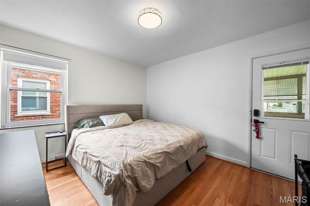 6916 Hampton Avenue, St Louis, MO 63109