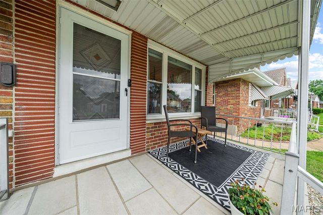 6916 Hampton Avenue, St Louis, MO 63109