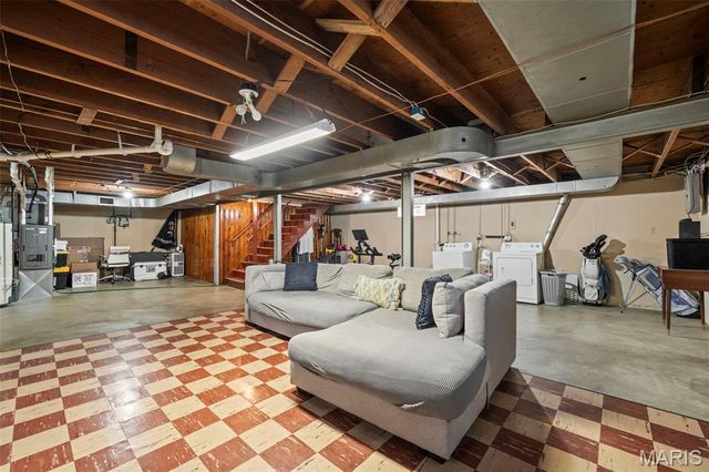 6916 Hampton Avenue, St Louis, MO 63109
