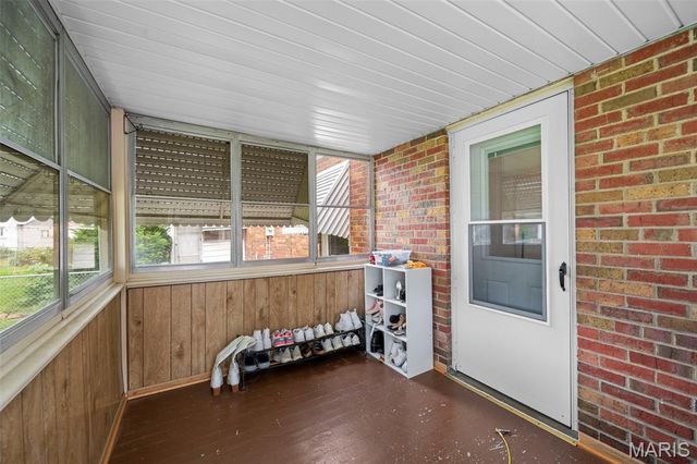 6916 Hampton Avenue, St Louis, MO 63109