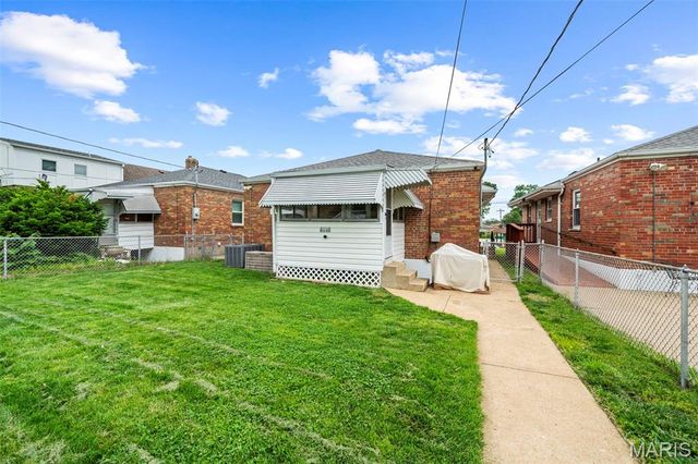6916 Hampton Avenue, St Louis, MO 63109